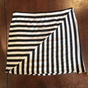 Aqua Black & White Striped Mini Skirt | Size Medium